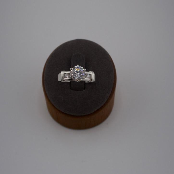 Sterling Silver Round Stone Woman Ring