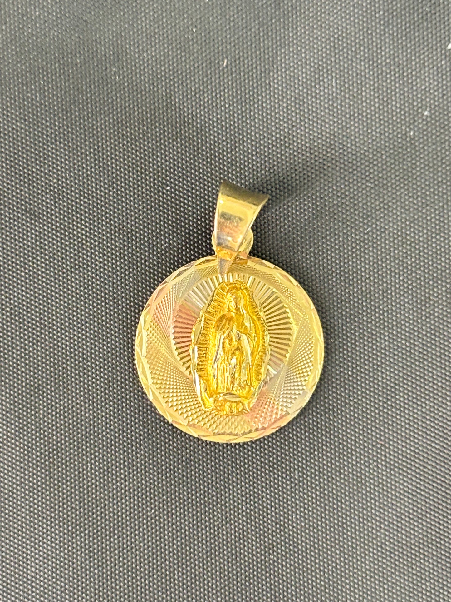 Virgen Mary pendant