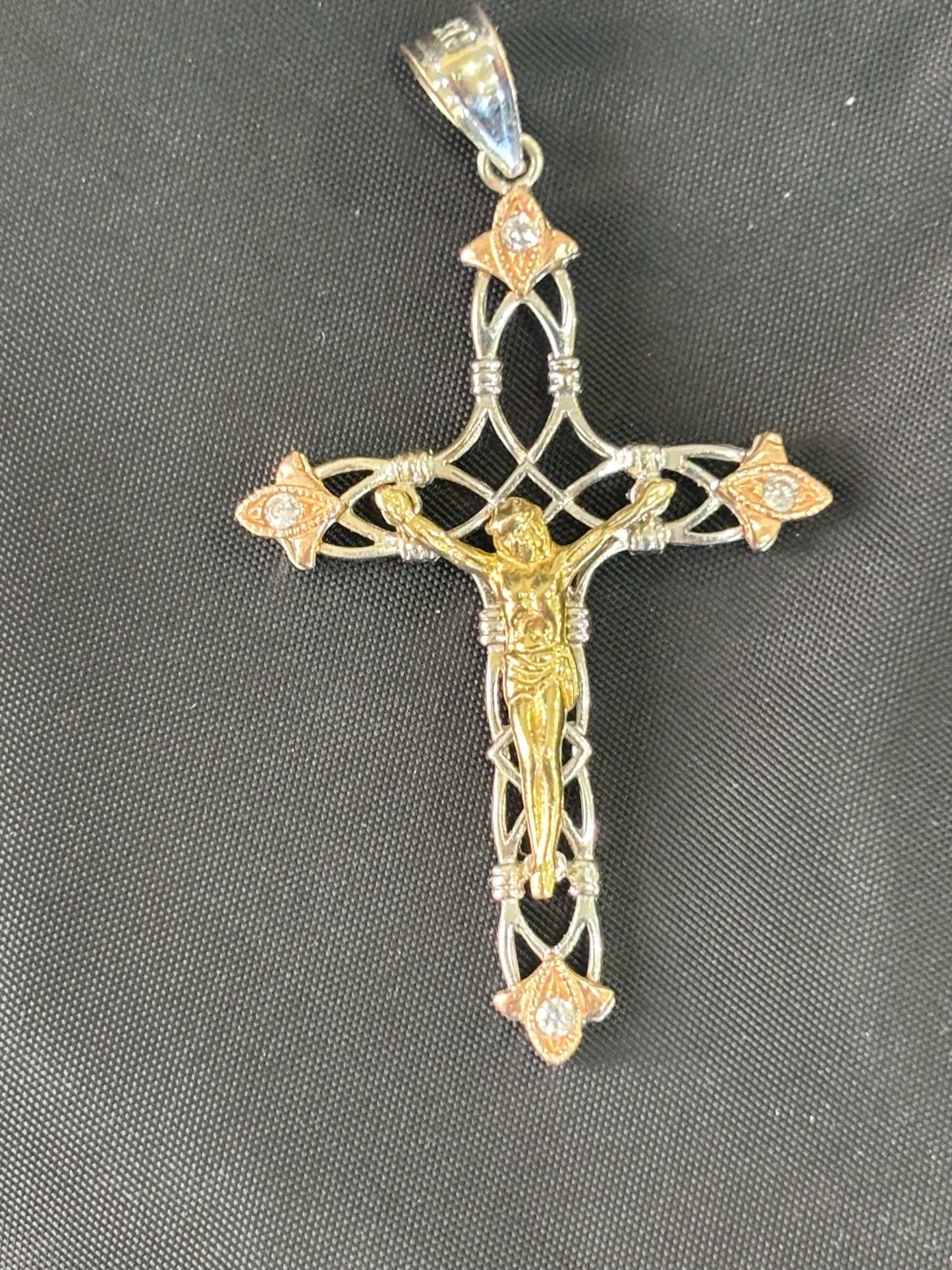 Cross pendant