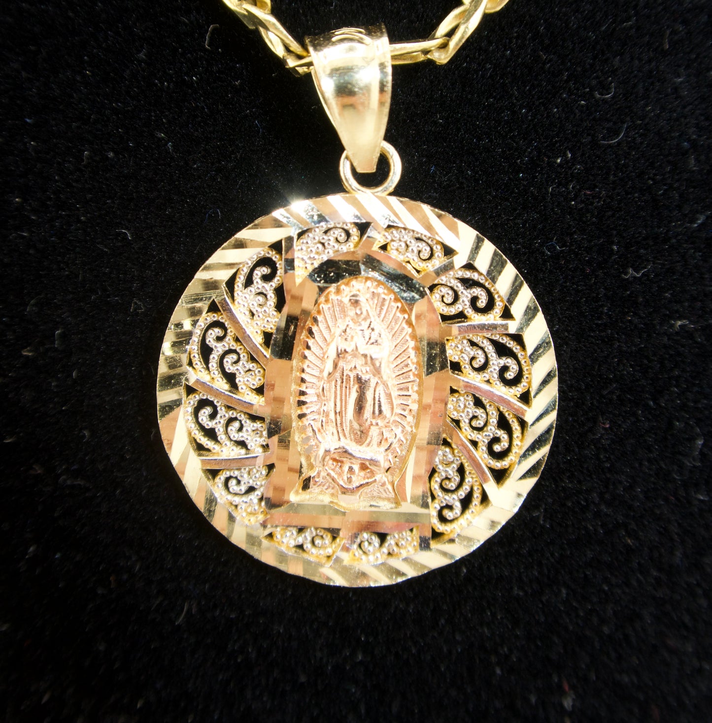 virgen mary pendant
