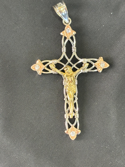 Cross pendant