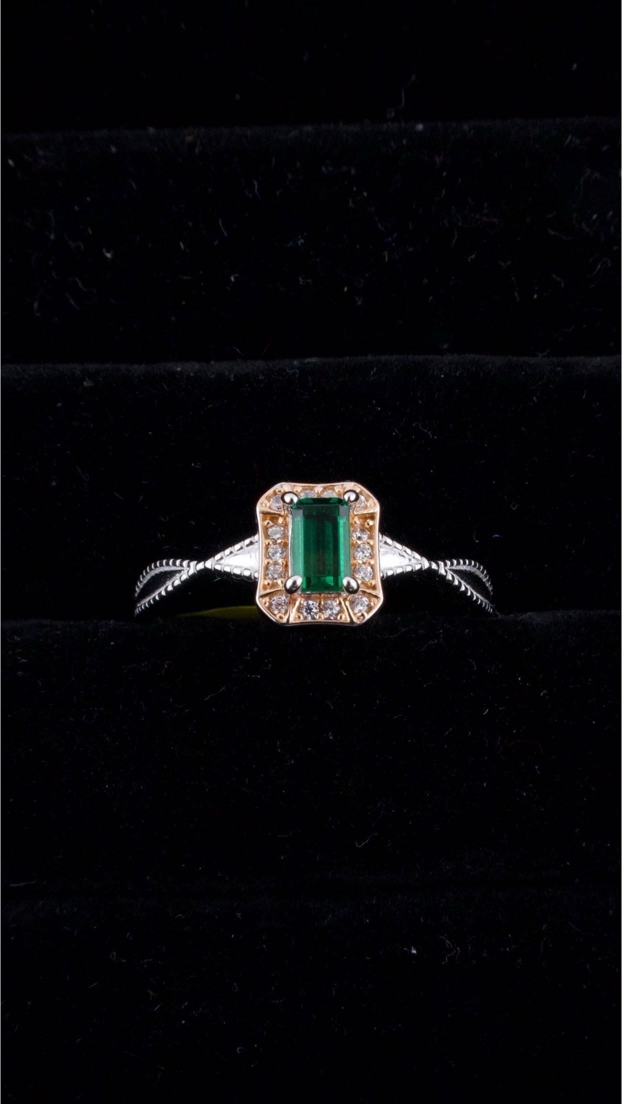 Sterling silver Emerald stone ring